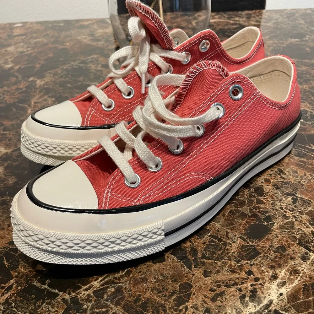 Converse Chuck Taylor’s Unisex Women’s Size 7 - Picture 3 of 8